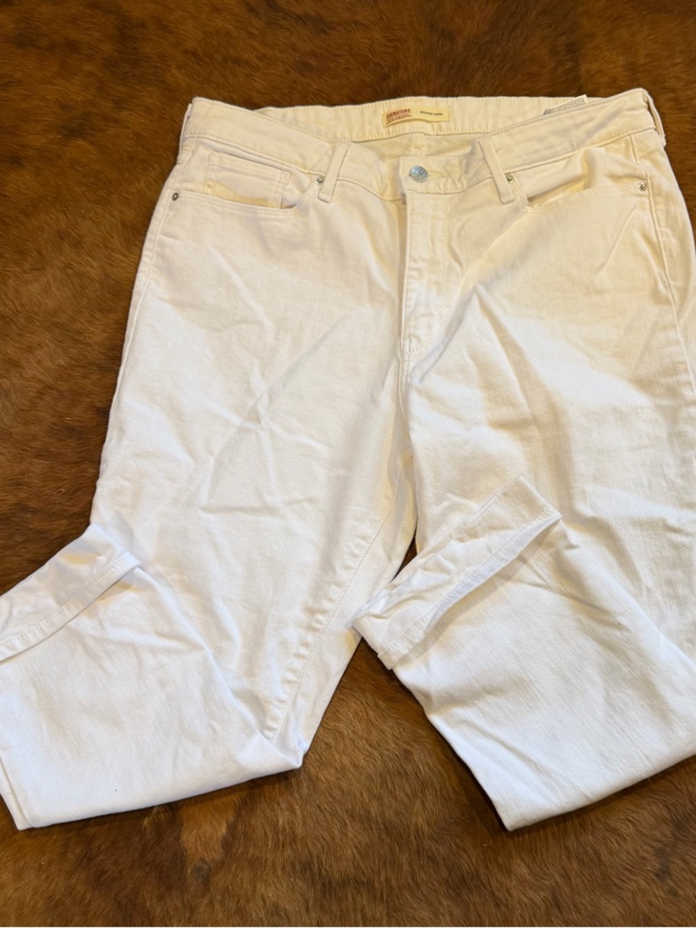 Levi's Signature White Mid-Rise Capri Jeans for Women - 16 - W33